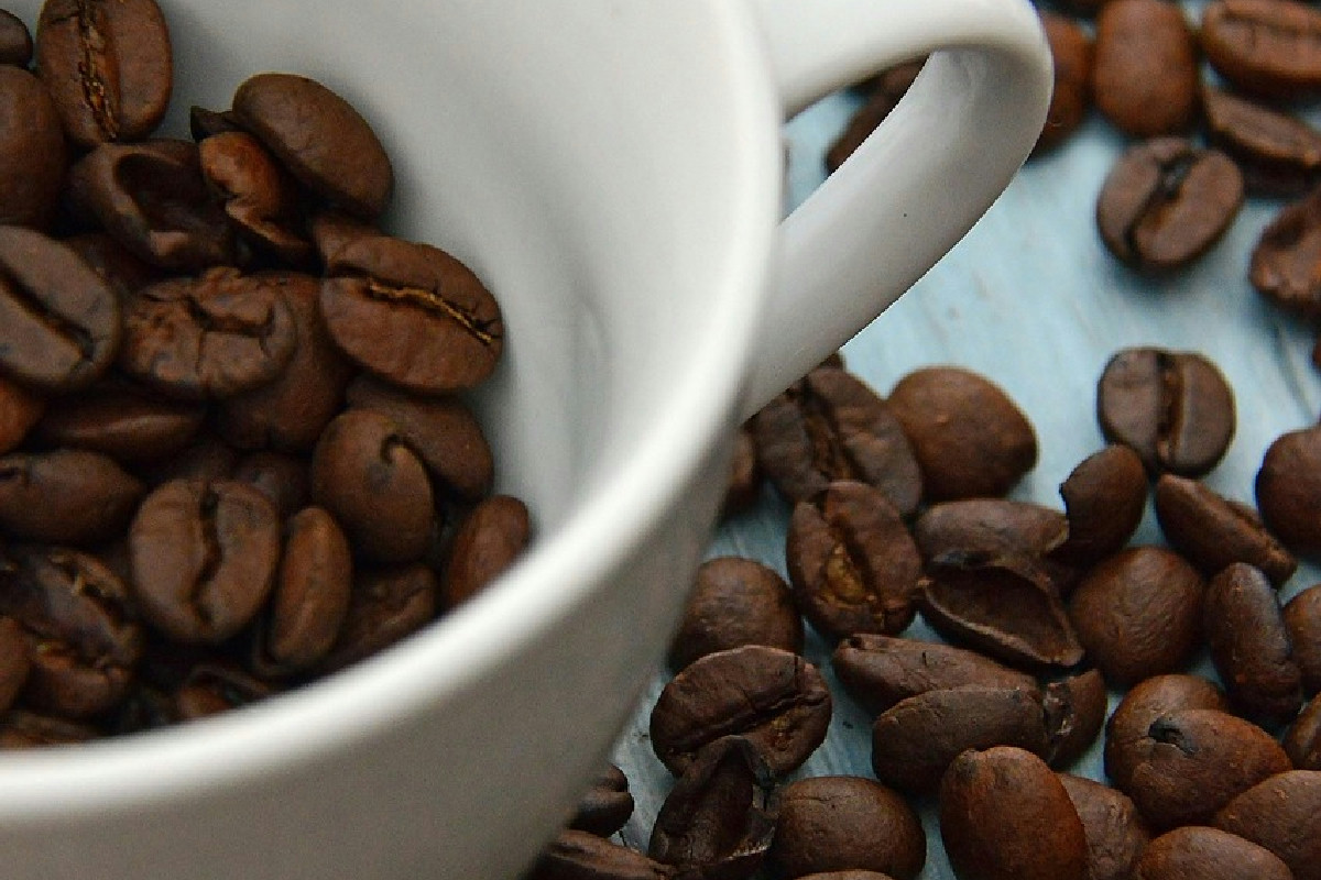 Non crederai all’effetto di queste bevande sul raffreddore: quale scegliere tra caffè, tè o tisane